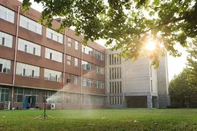 燕京理工学院获评新华网“2018年度品牌实力民办高校”称号