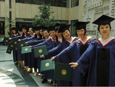 逐步取消三本了,很多企业对民办大学还有偏见,你怎么看?