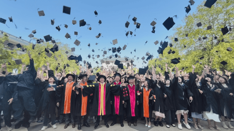 民办高校首现红学专题特藏,武院毕业典礼揭幕华中最大民办典籍库_武汉